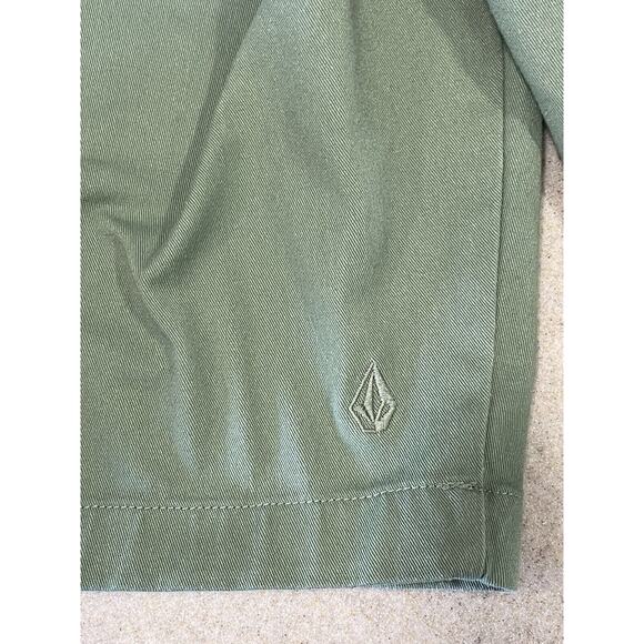 Volcom Green Chino Shorts Women’s Size 28 Skater Vibe Outdoors Summer Wear - Picture 8 of 12
